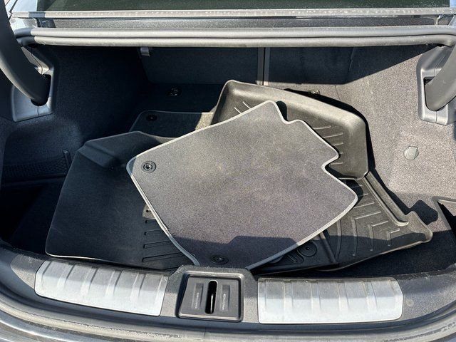 Used 2020 Porsche Taycan 4S image 14