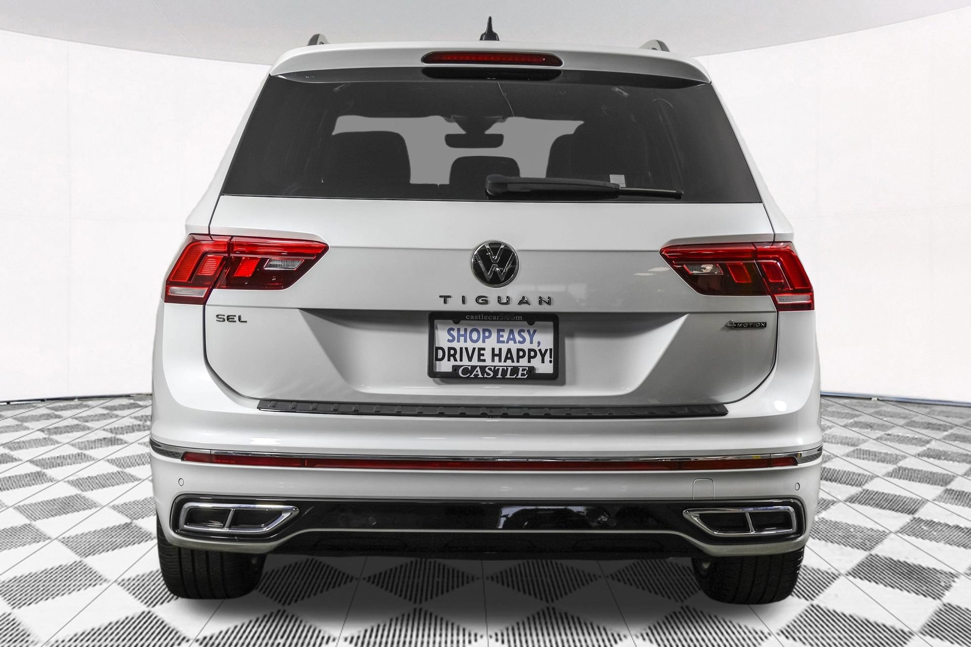 Used 2023 Volkswagen Tiguan SEL R-Line AWD/4WD image 16
