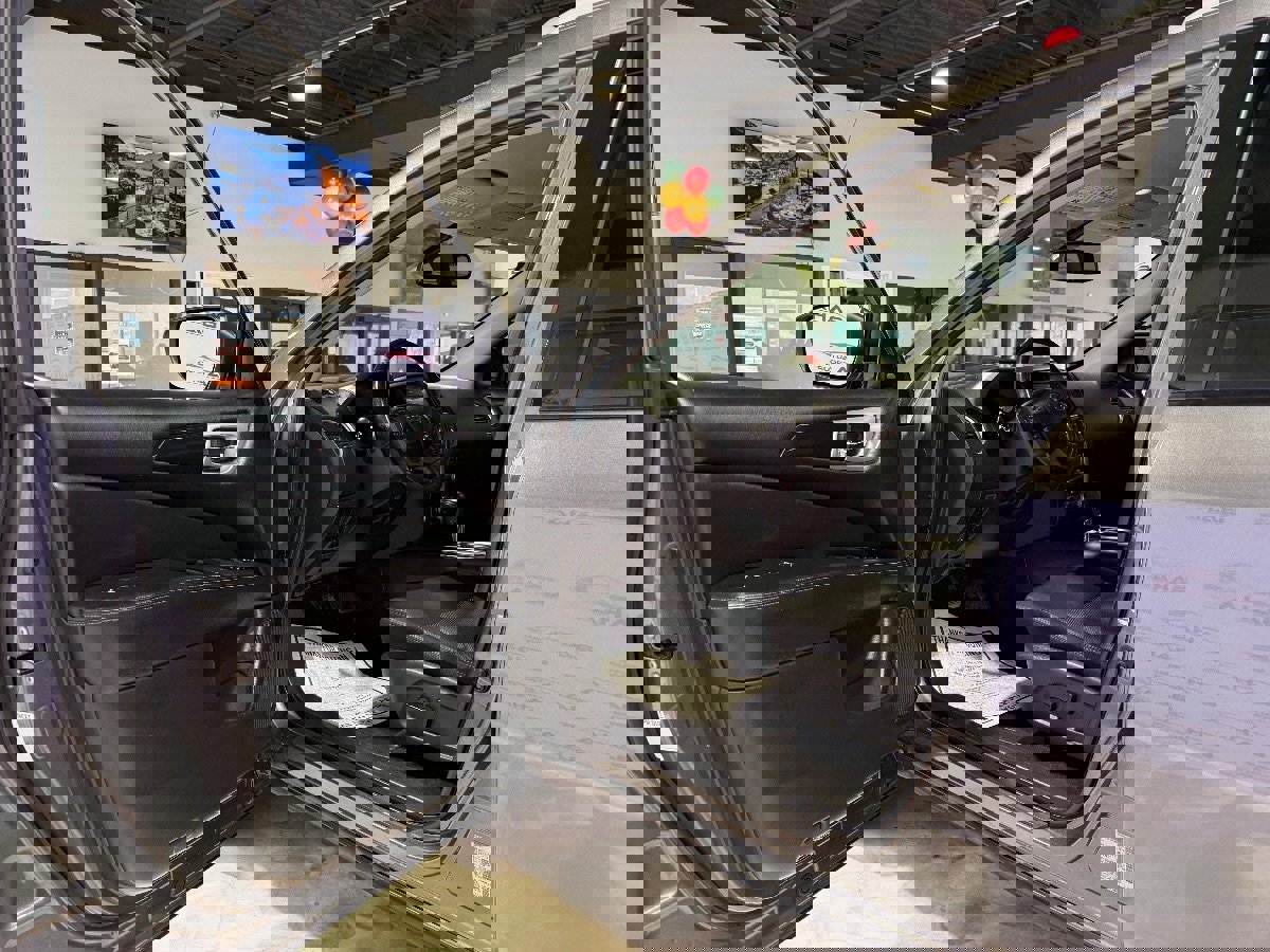 Used 2019 Nissan Pathfinder SV image 21