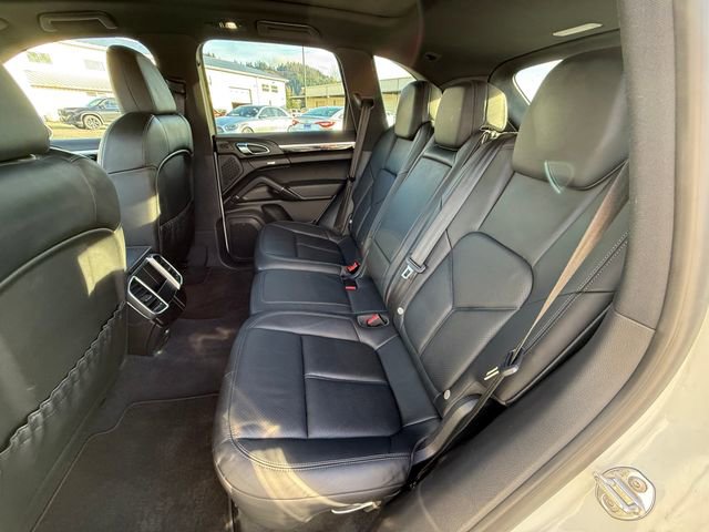 Used 2014 Porsche Cayenne w/ Basic Package image 16