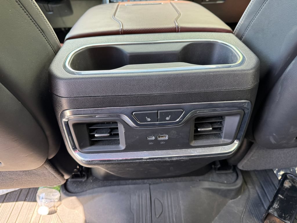 Used 2025 GMC Sierra 2500 Denali Ultimate w/ Max Trailering Package AWD/4WD image 16