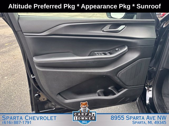 Used 2024 Jeep Grand Cherokee Altitude AWD/4WD image 10