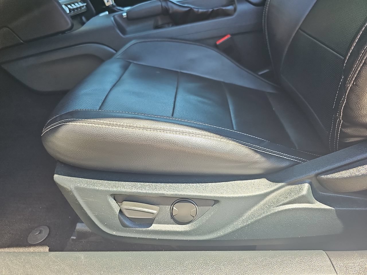 Used 2023 Ford Mustang Premium RWD image 28