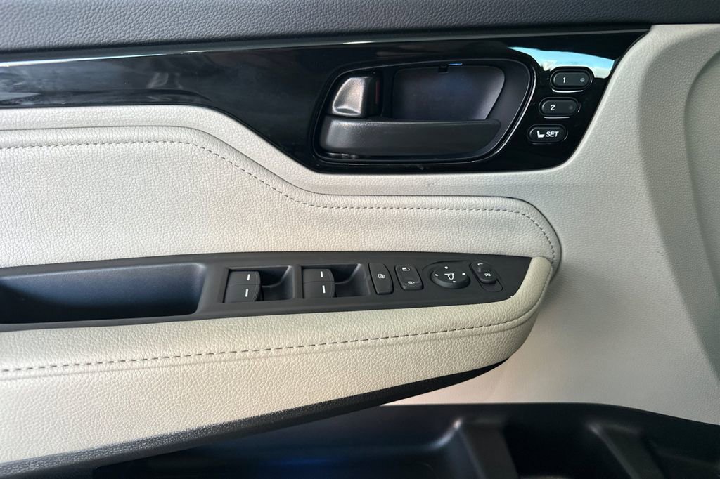 New 2026 Honda Odyssey Touring image 11