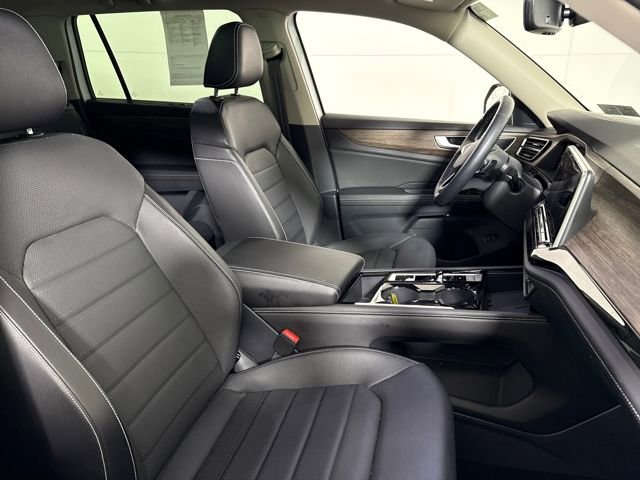 Used 2025 Volkswagen Atlas SEL image 12