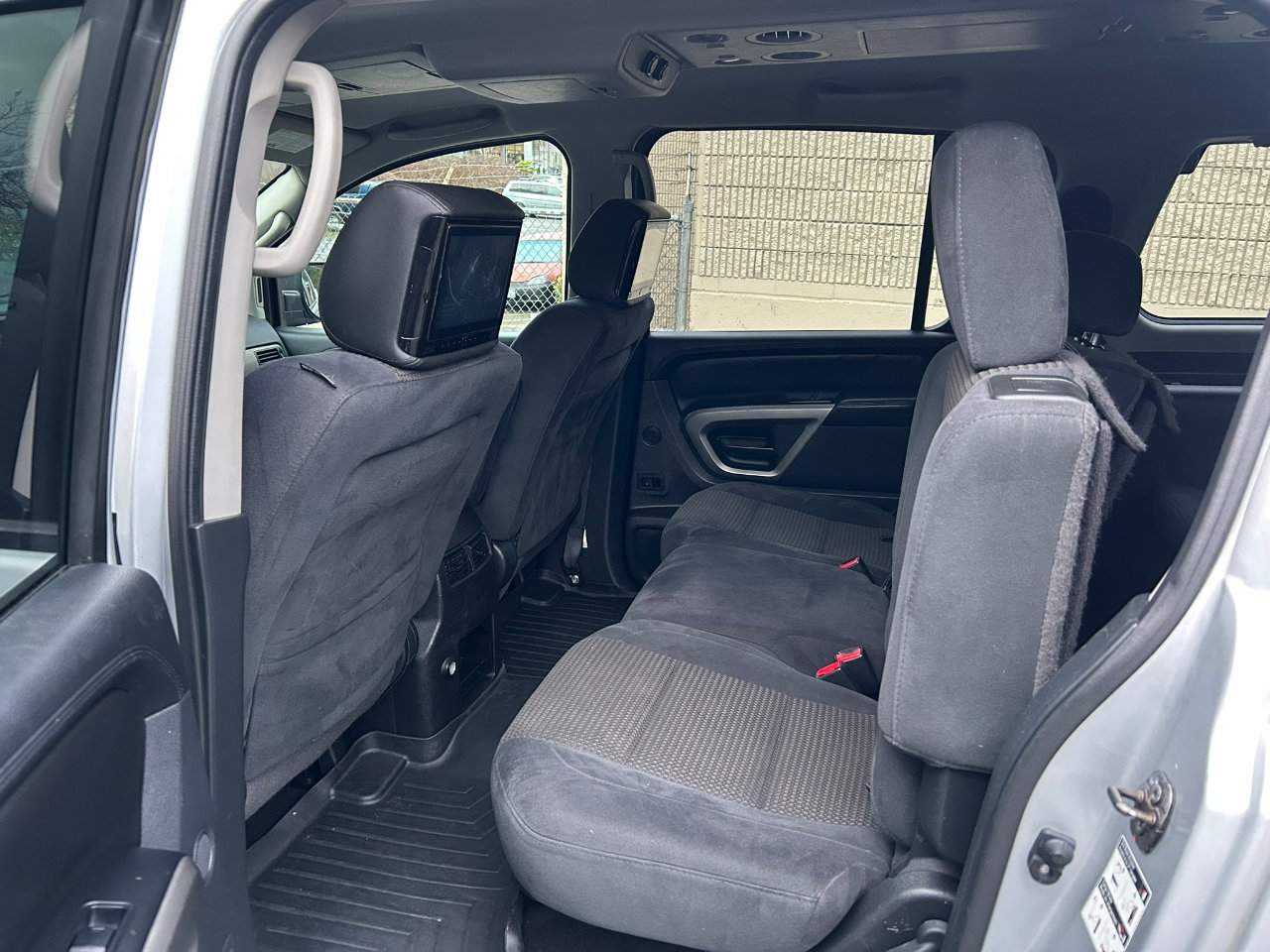 Used 2015 Nissan Armada SV image 13