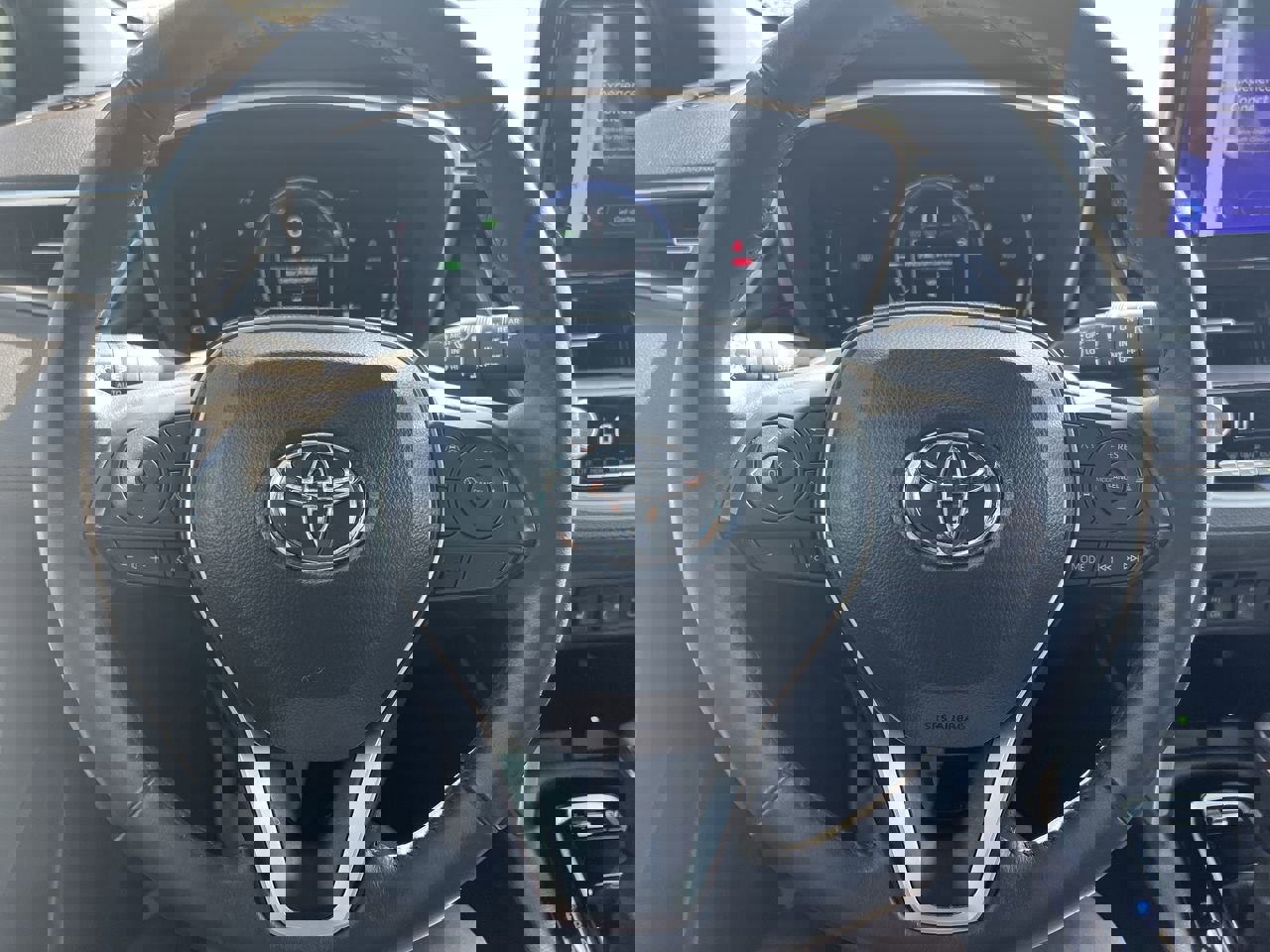 Used 2024 Toyota Corolla Cross XSE w/ Convenience Package image 18