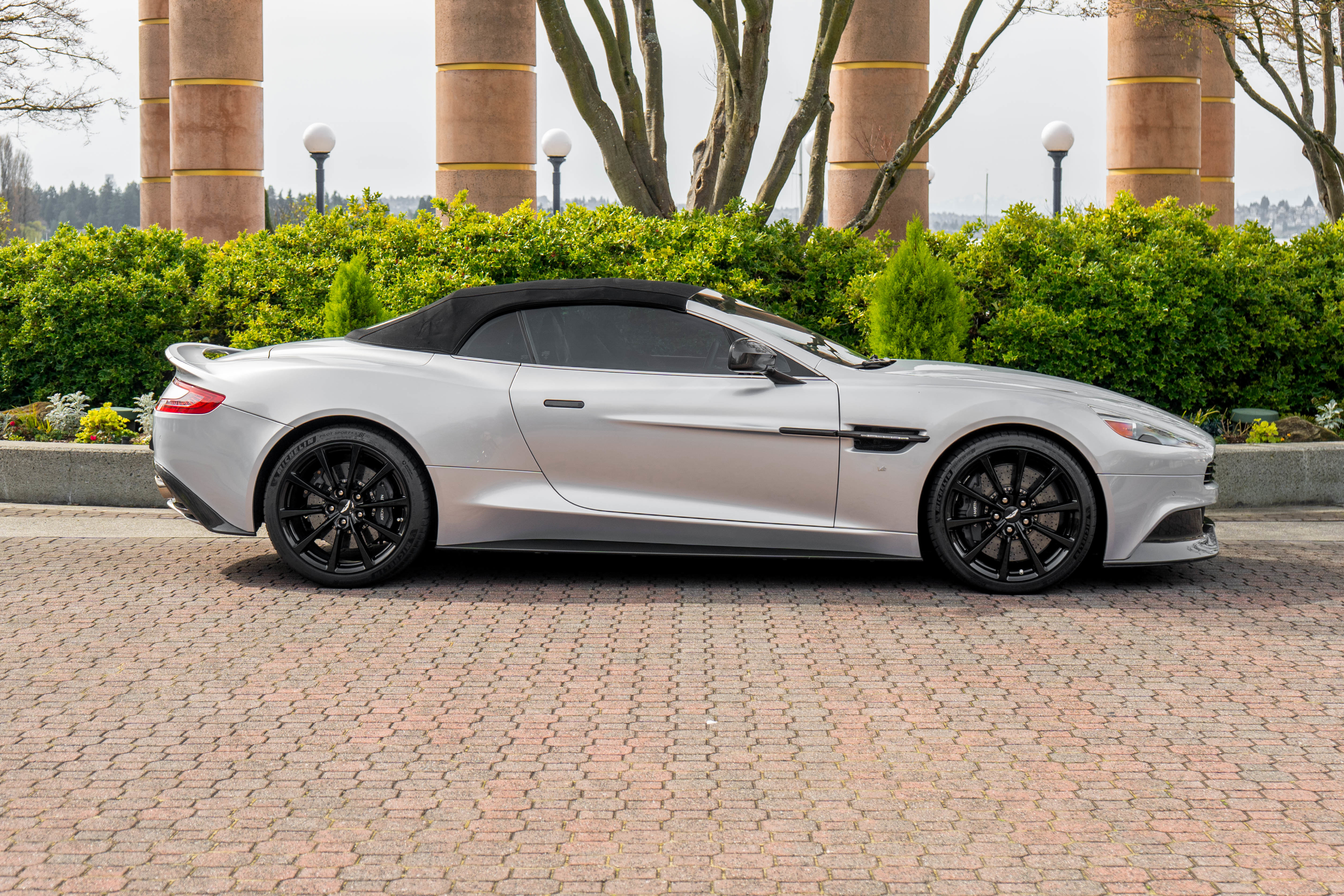 Used 2016 Aston Martin Vanquish Volante image 50