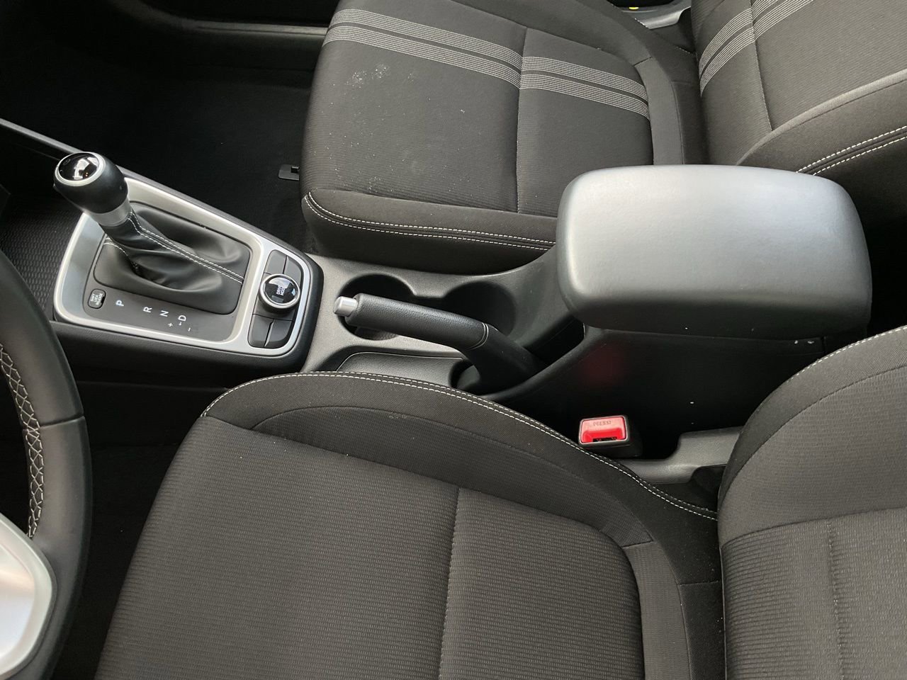 Used 2025 Hyundai Venue SEL image 35