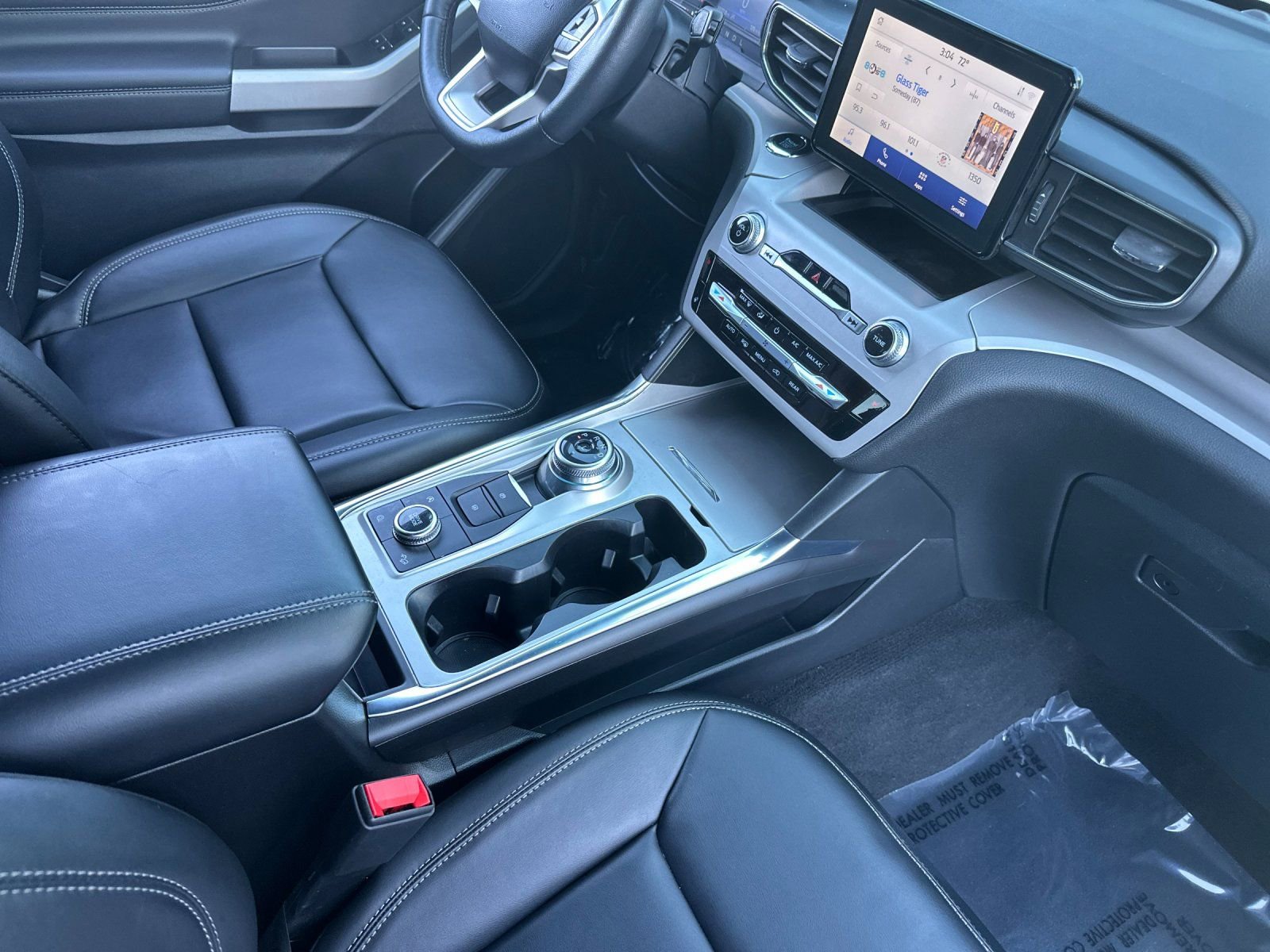 Used 2024 Ford Explorer XLT w/ Equipment Group 202A image 17