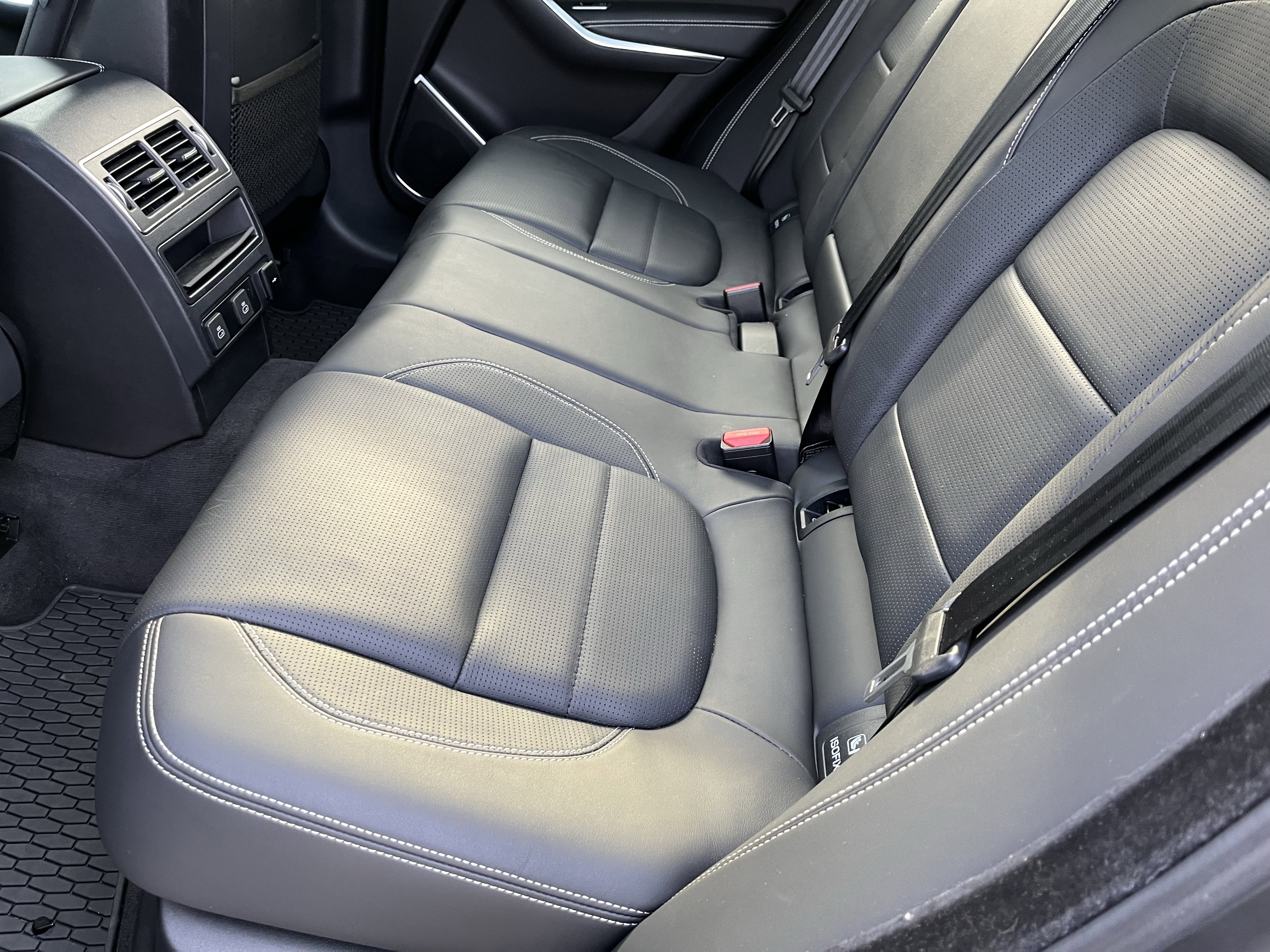 Certified 2024 Jaguar F-PACE R-Dynamic S image 34