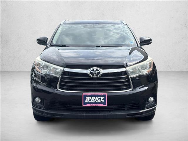 Used 2016 Toyota Highlander XLE AWD/4WD image 2