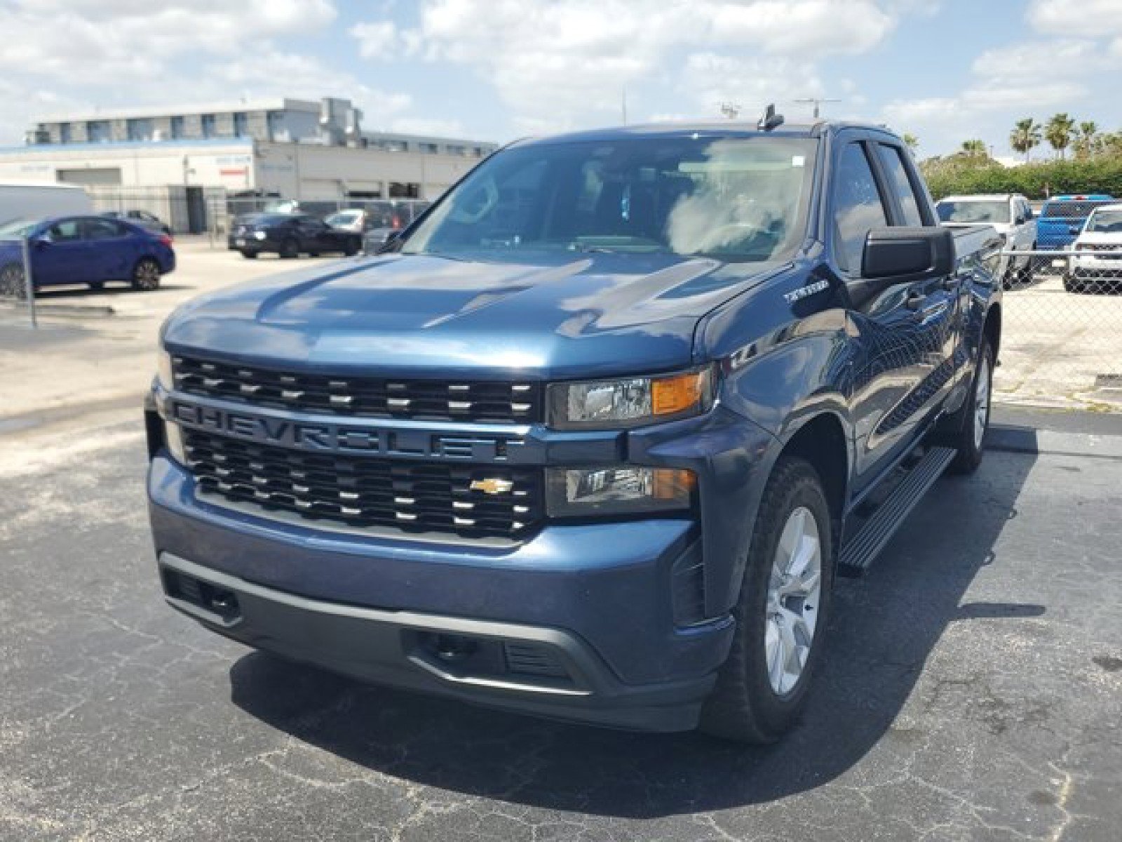 Used 2019 Chevrolet Silverado 1500 Custom w/ Custom Value Package RWD image 3