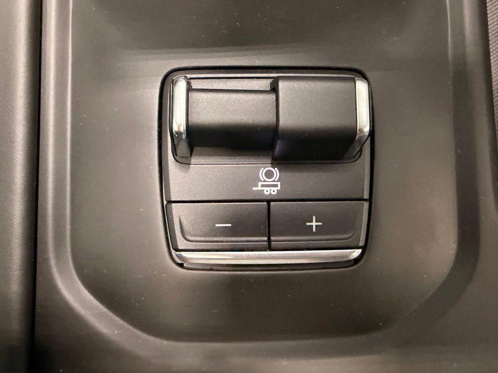 Used 2025 GMC Sierra 1500 AT4X image 42