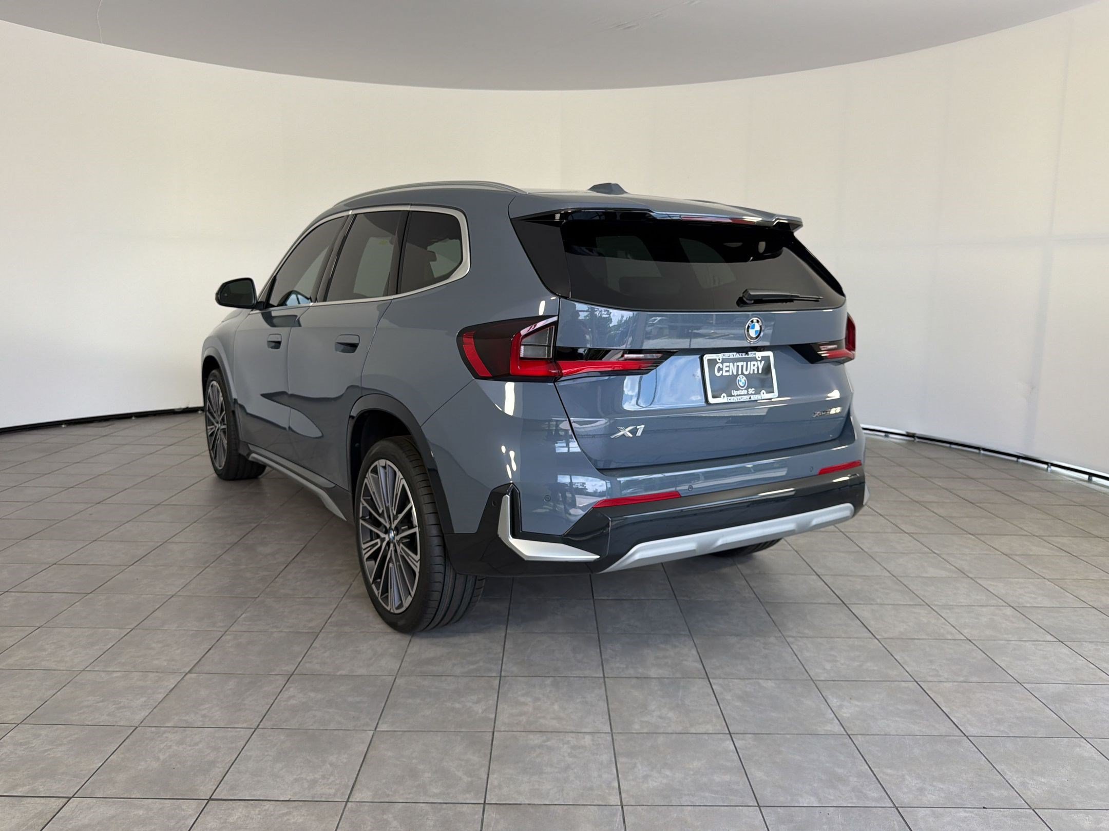 New 2026 BMW X1 xDrive28i w/ Convenience Package AWD/4WD image 3