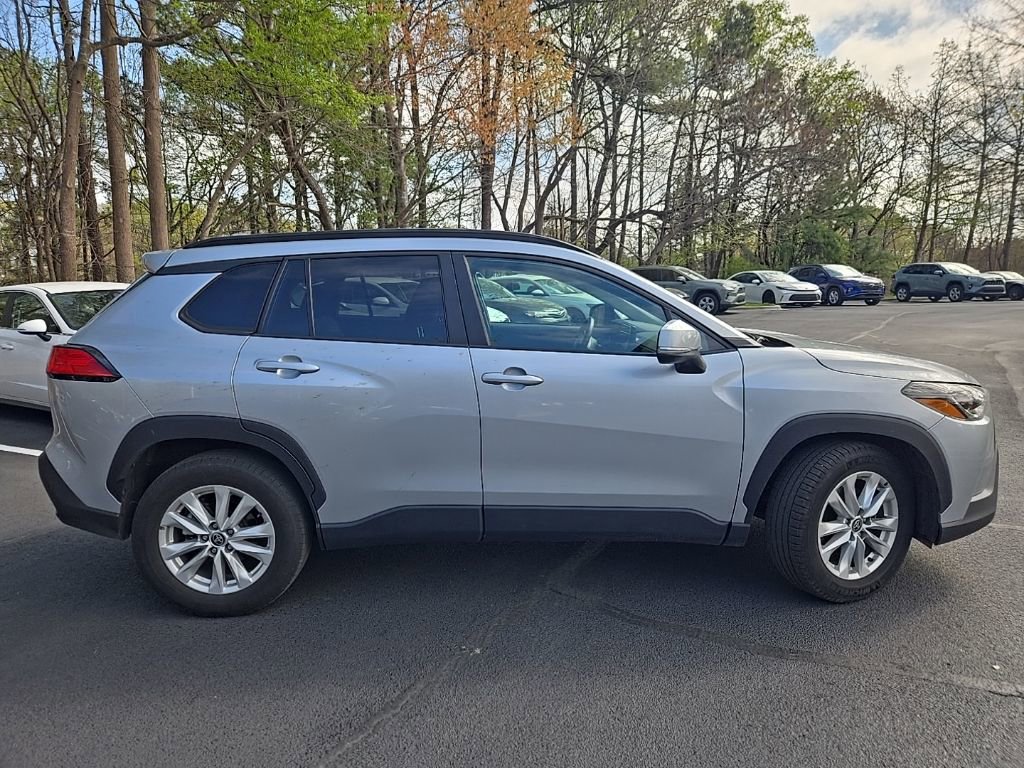 Used 2024 Toyota Corolla Cross LE image 11