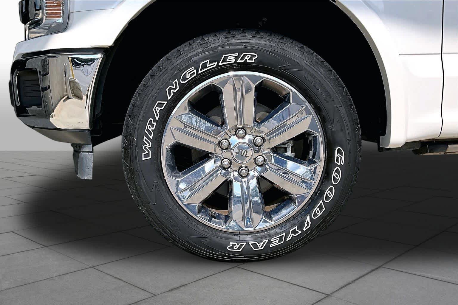 Used 2018 Ford F150 King Ranch w/ Equipment Group 601A Luxury AWD/4WD image 11