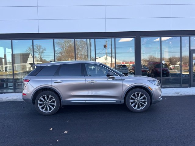 Used 2020 Lincoln Corsair AWD w/ Premium Package image 2