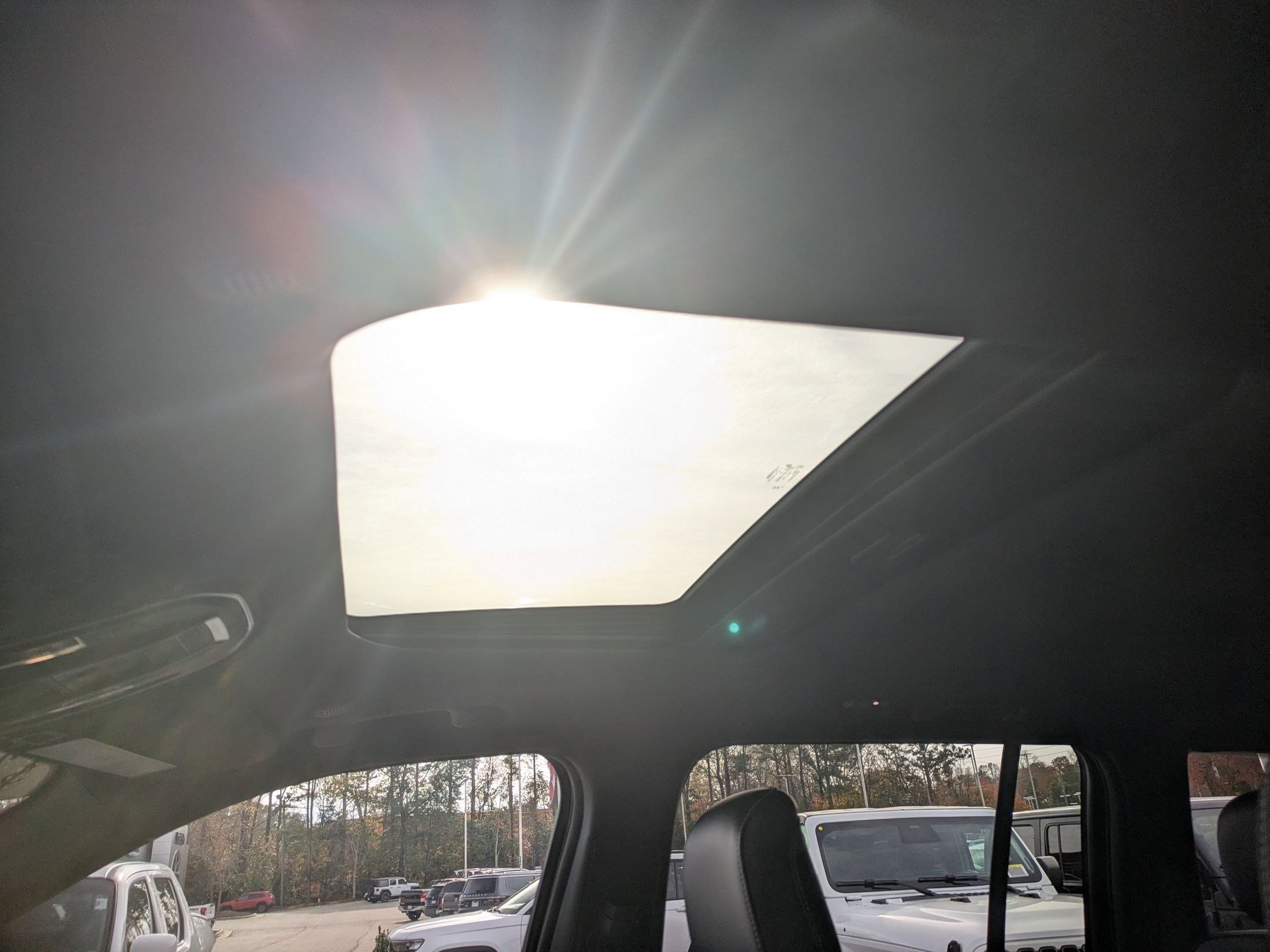 Used 2025 Jeep Grand Cherokee Altitude image 19