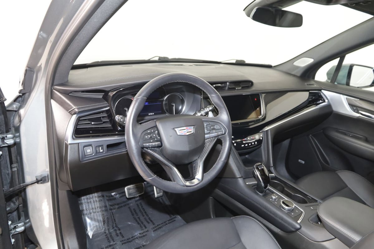 Used 2024 Cadillac XT6 Sport image 29