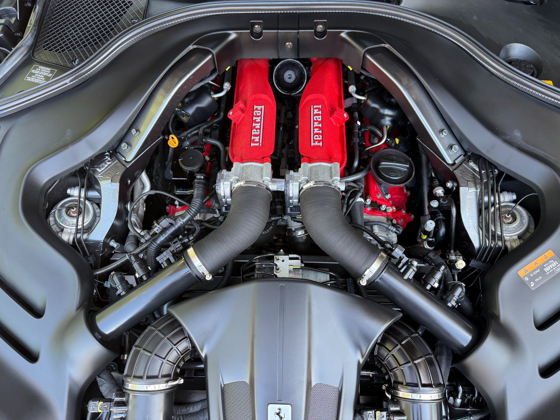 Used 2019 Ferrari Portofino RWD image 40