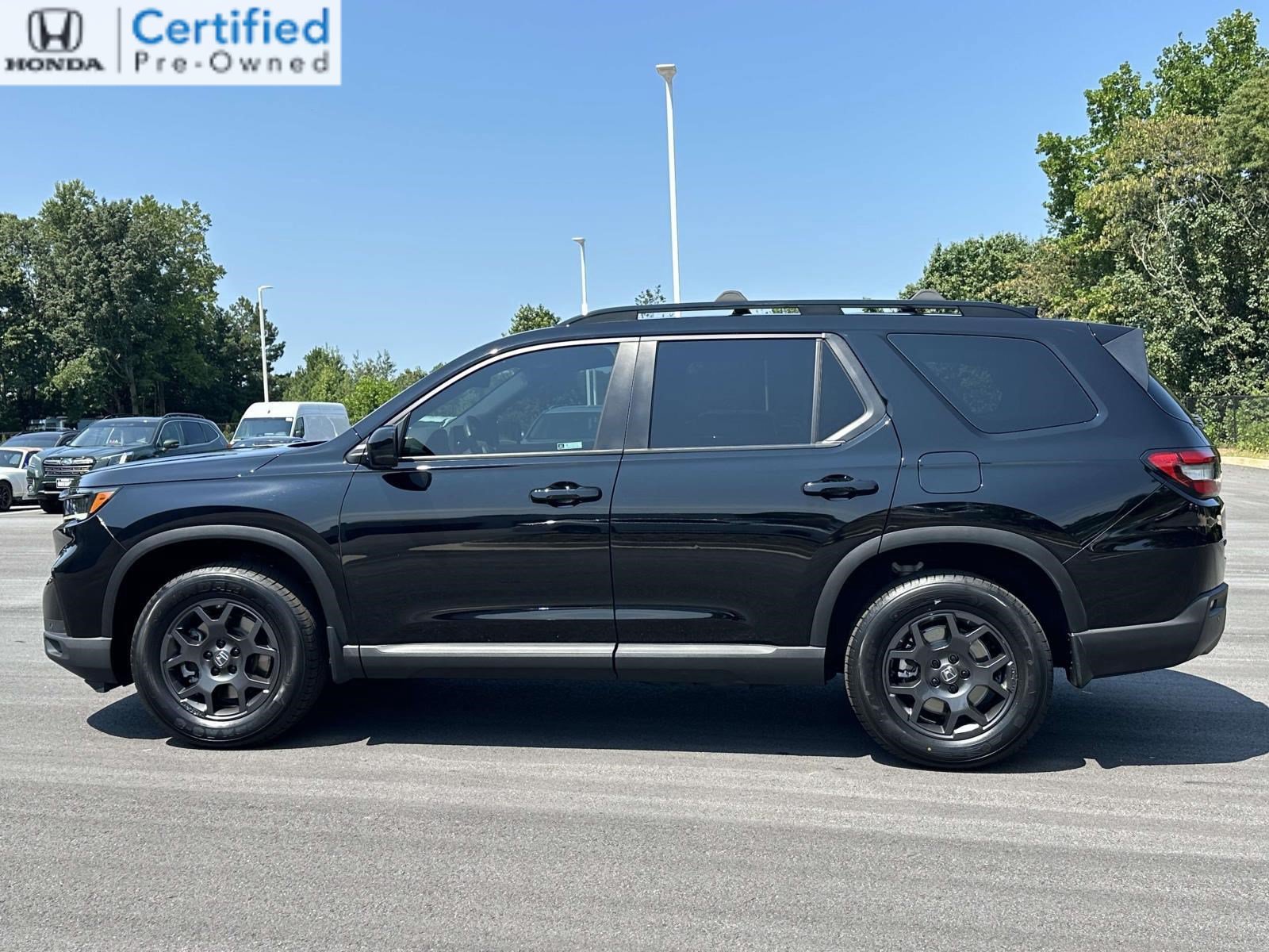 Certified 2025 Honda Pilot TrailSport image 24