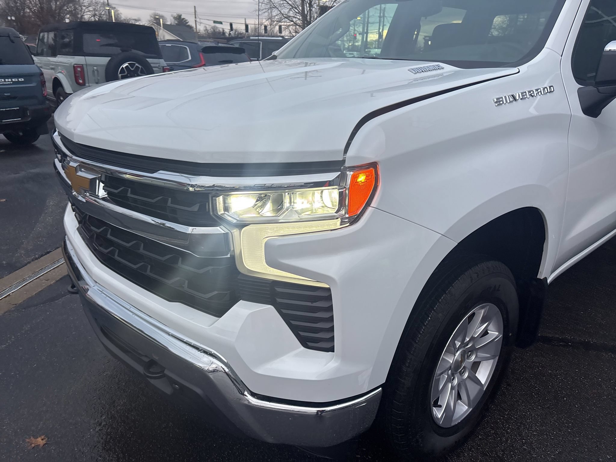 Used 2025 Chevrolet Silverado 1500 LT w/ Protection Package AWD/4WD image 11