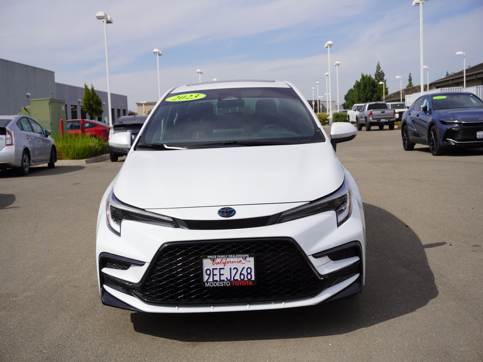 Used 2023 Toyota Corolla SE w/ SE Package FWD image 6