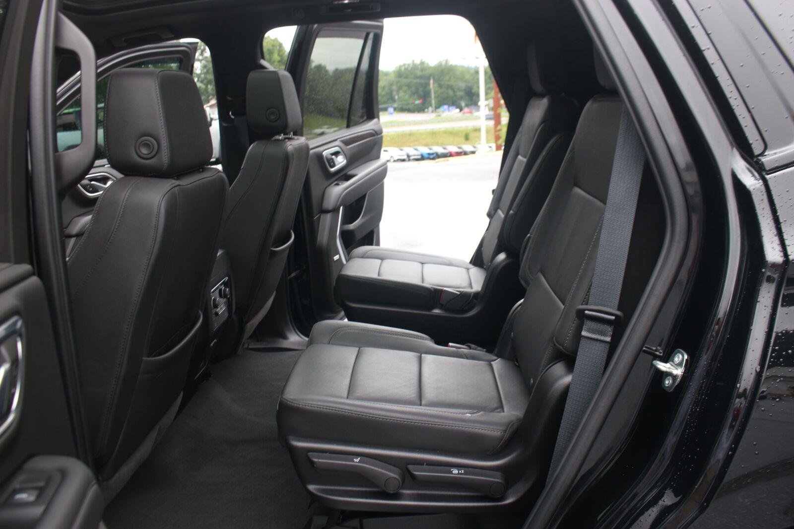 Used 2024 Chevrolet Tahoe Z71 w/ Luxury Package AWD/4WD image 36