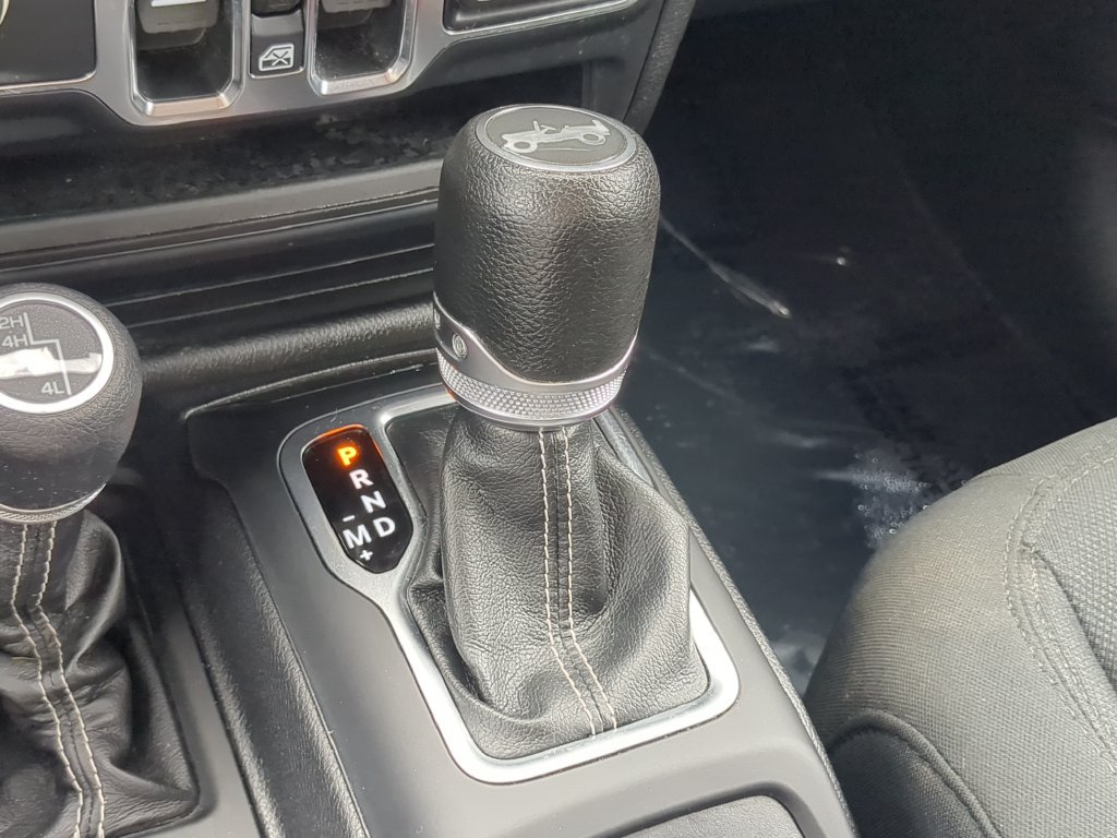 Used 2019 Jeep Wrangler Unlimited Sahara AWD/4WD image 24