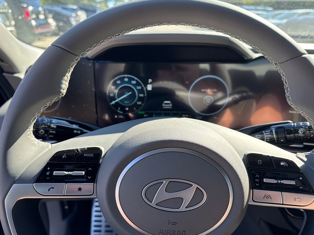 New 2025 Hyundai Elantra SEL image 16