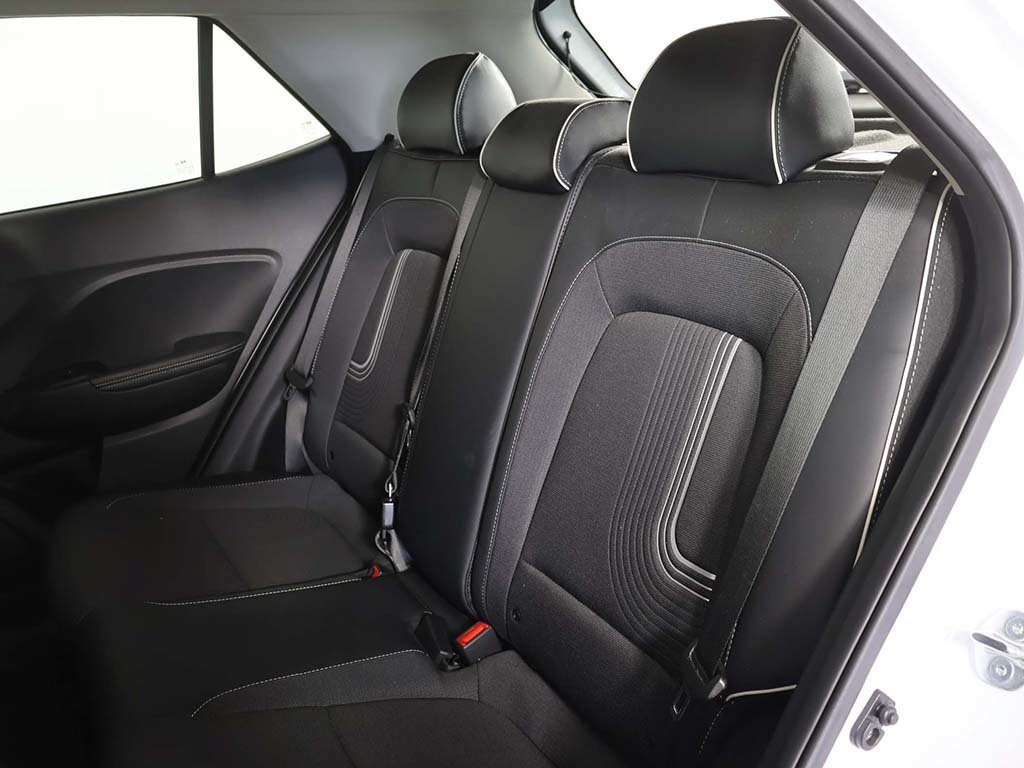 Certified 2024 Hyundai Venue Limited FWD image 27