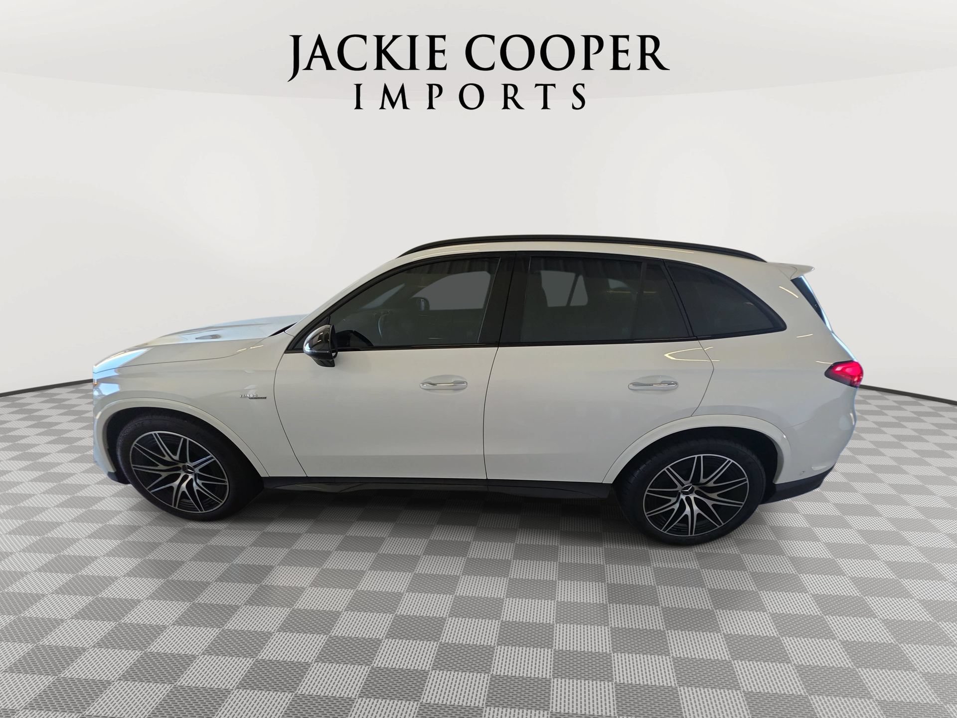Used 2025 Mercedes-Benz GLC 43 AMG 4MATIC image 8