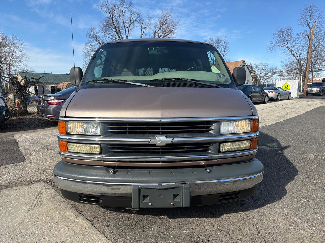 Used 2002 Chevrolet Express 1500 1500 Express Crew w/ LS Preferred Equipment Group RWD image 2
