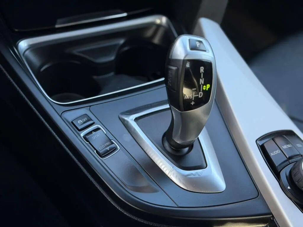 Used 2015 BMW 320i Sedan image 19