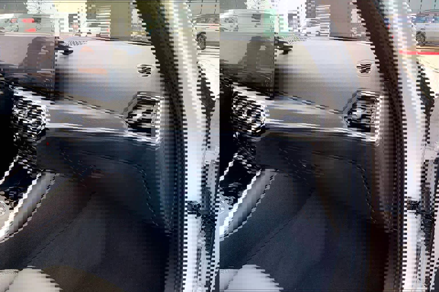 Used 2024 BMW 330i Sedan image 18