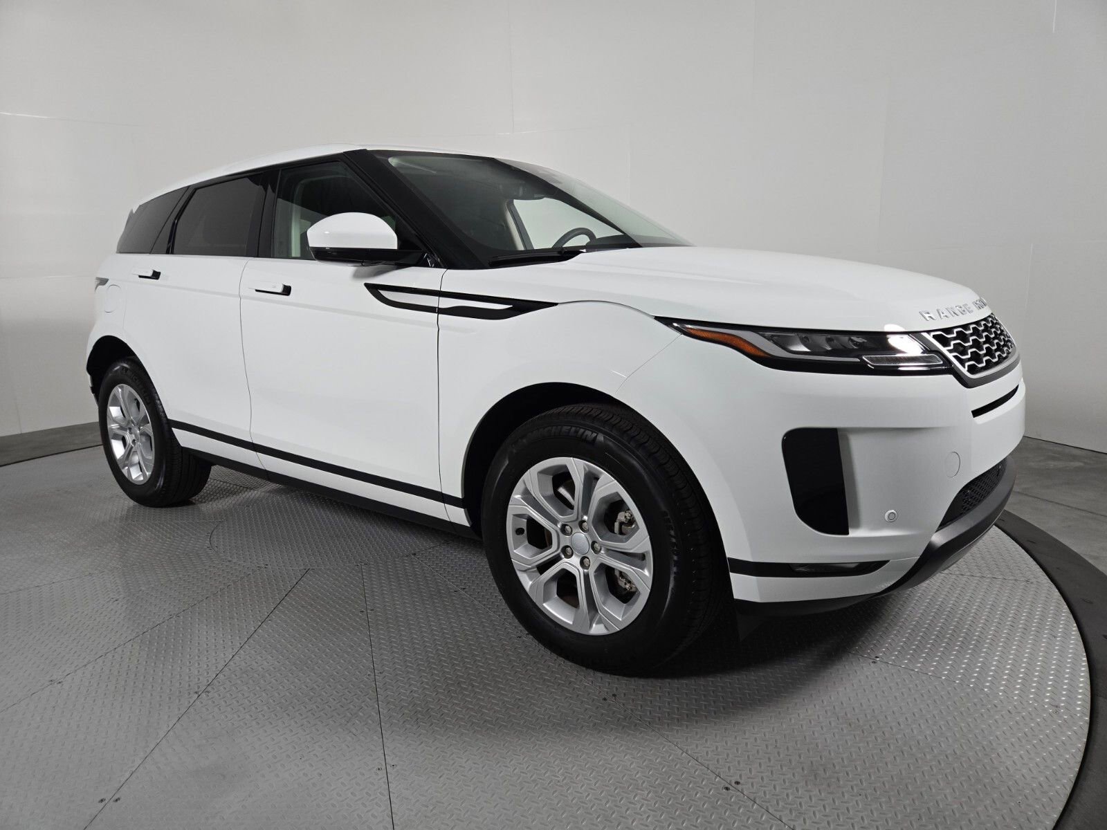 Used 2023 Land Rover Range Rover Evoque S image 15