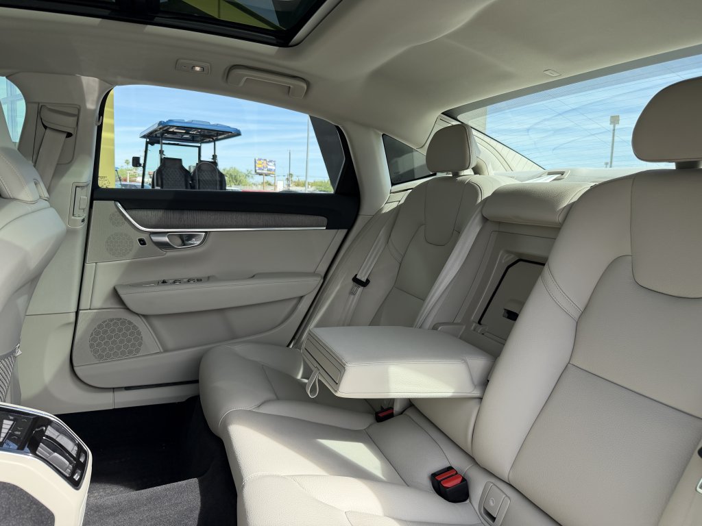 Used 2024 Volvo S90 B6 Plus w/ Protection Package Premier AWD/4WD image 35