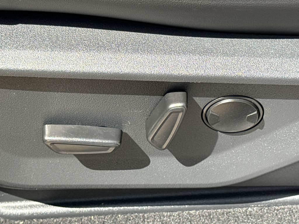 Used 2025 Ford Expedition Platinum AWD/4WD image 23