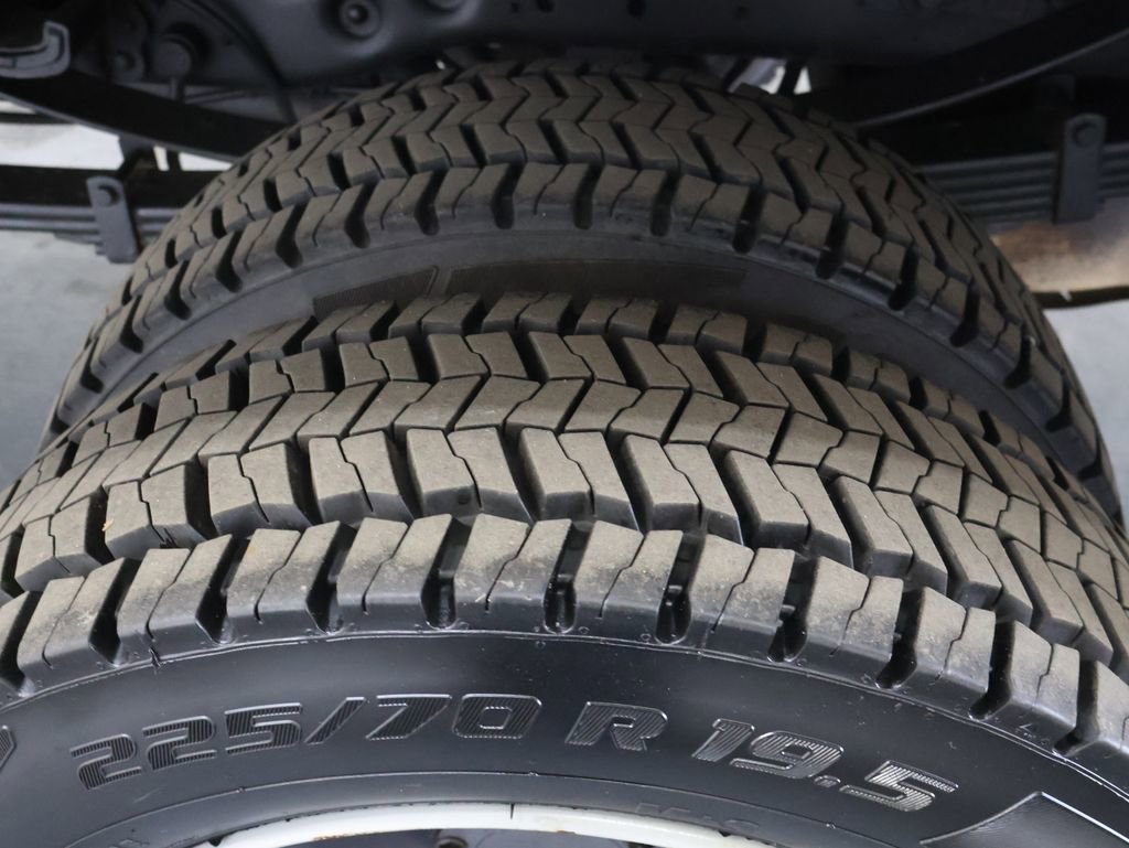 Used 2015 Ford F550 2WD Regular Cab Super Duty image 25