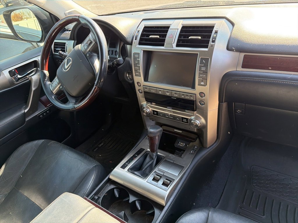 Used 2018 Lexus GX 460 image 25