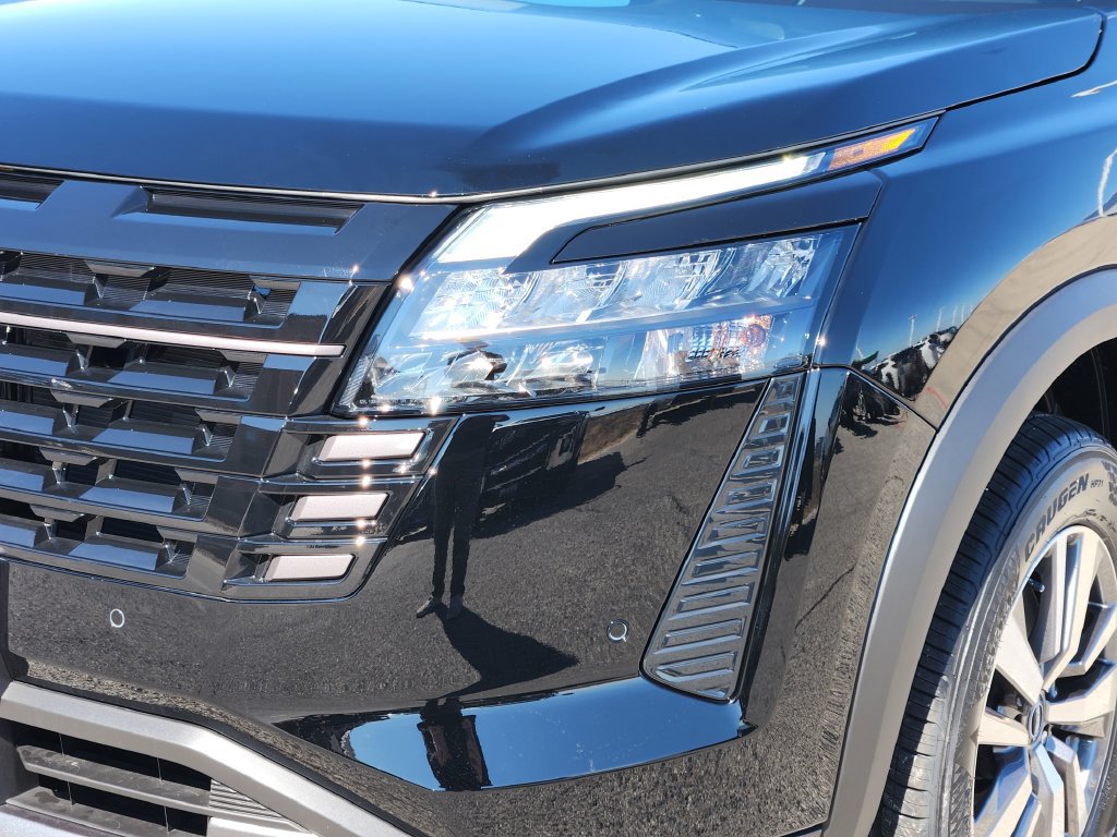 New 2026 Nissan Pathfinder SL FWD image 5