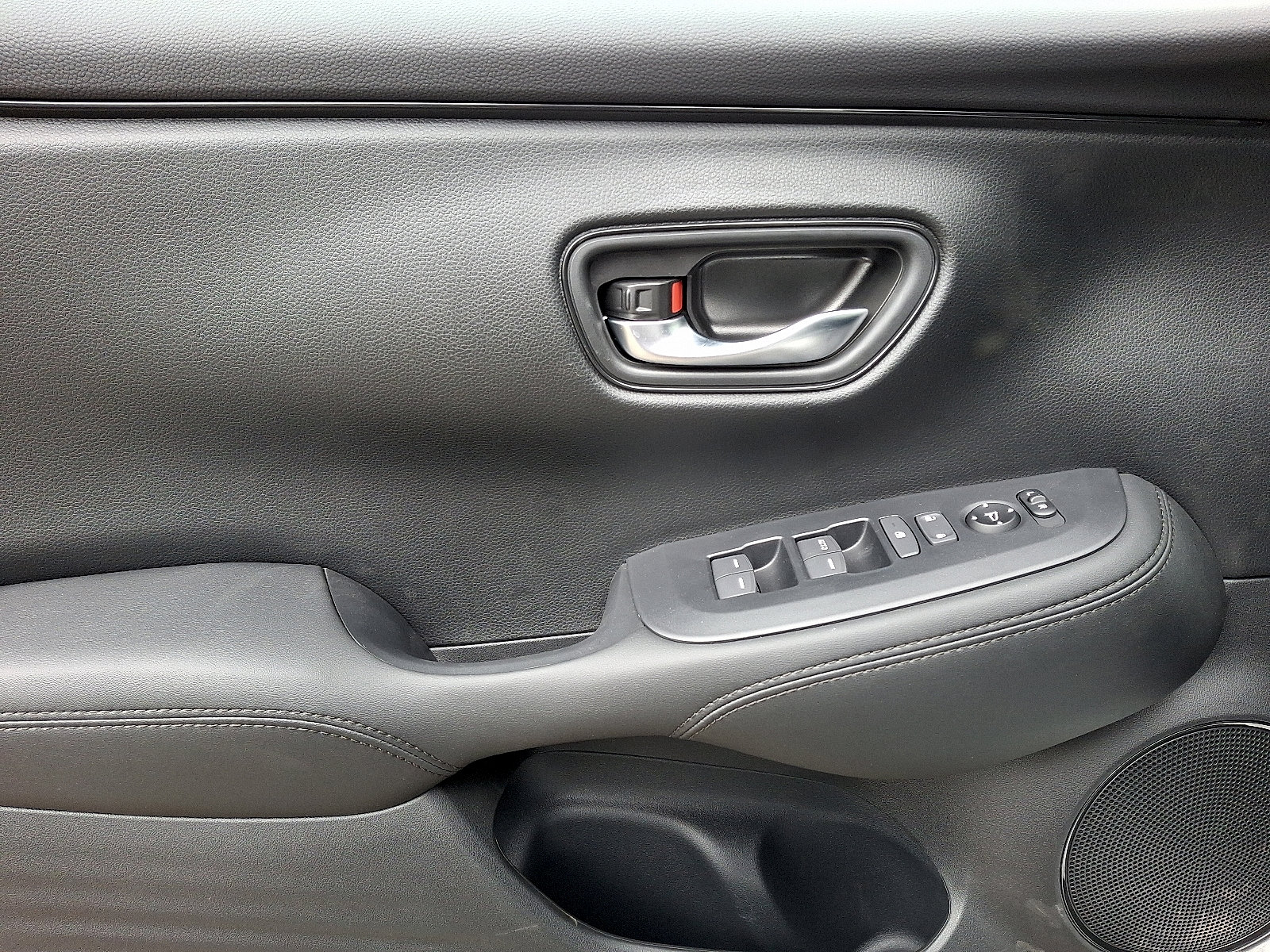 New 2026 Honda HR-V LX image 9