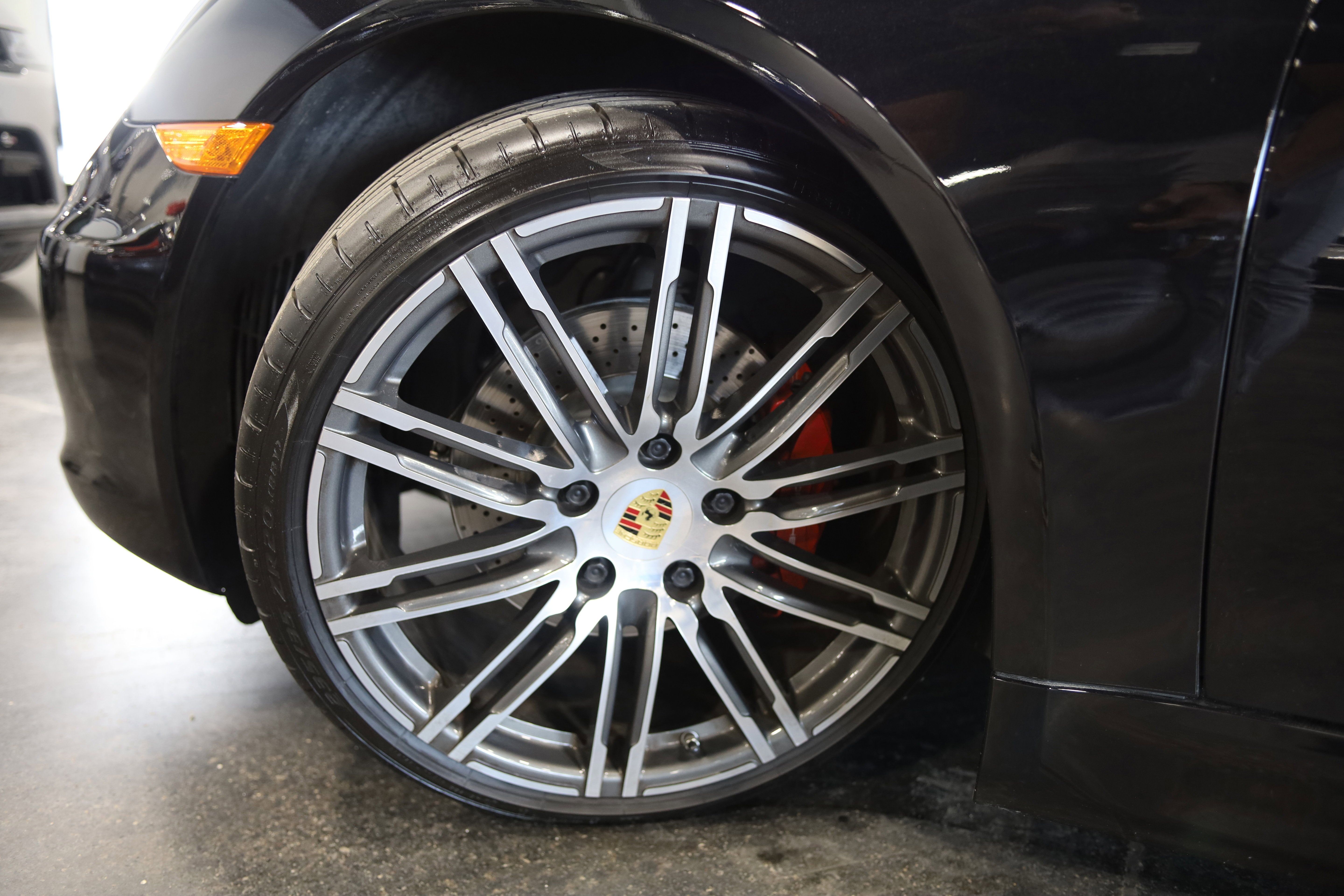 Used 2015 Porsche Boxster S image 13