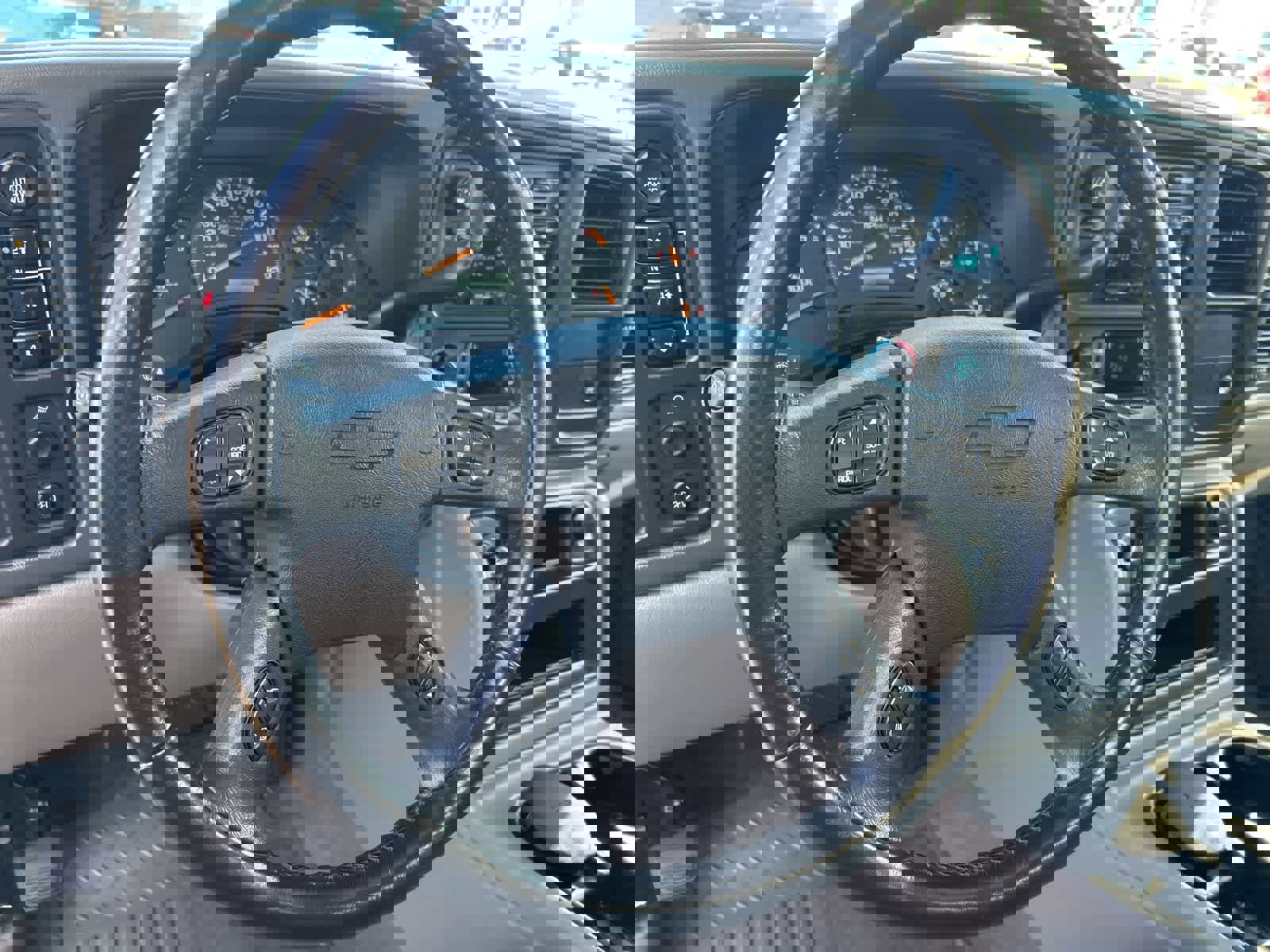 Used 2005 Chevrolet Avalanche Z71 w/ Sun And Sound Package image 45