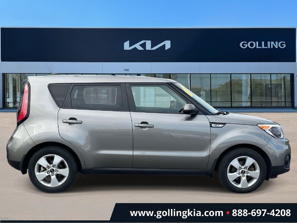 Used 2017 Kia Soul FWD image 2