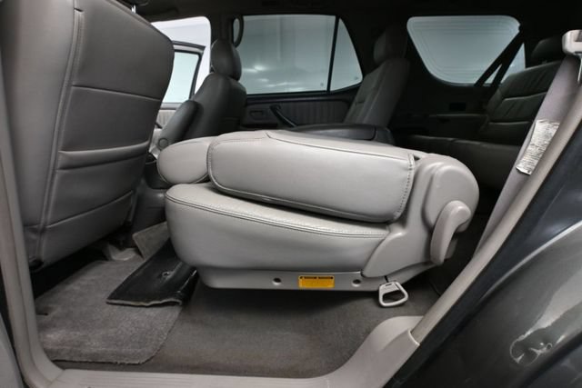 Used 2005 Toyota Sequoia Limited AWD/4WD image 38