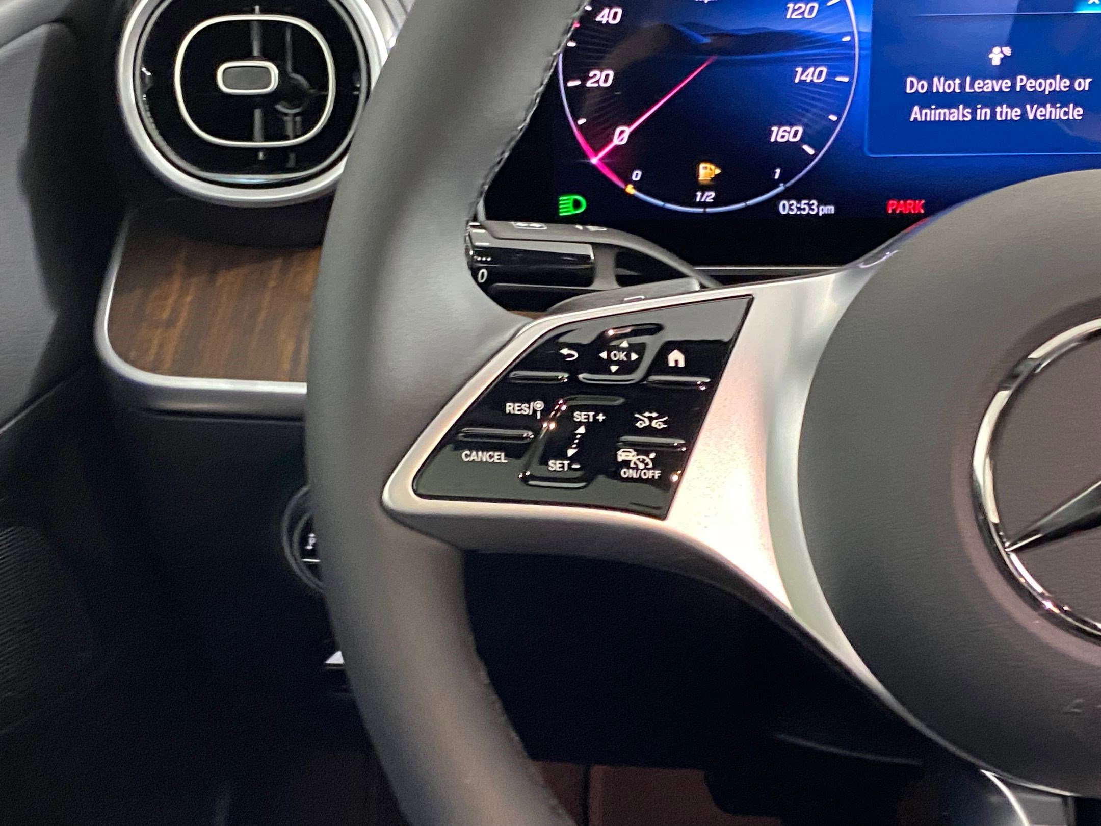 Used 2025 Mercedes-Benz C 300 4MATIC Sedan image 17