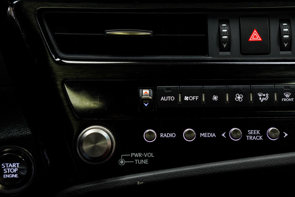 Used 2023 Lexus ES 350 F Sport w/ Accessory Package (Z2) FWD image 30