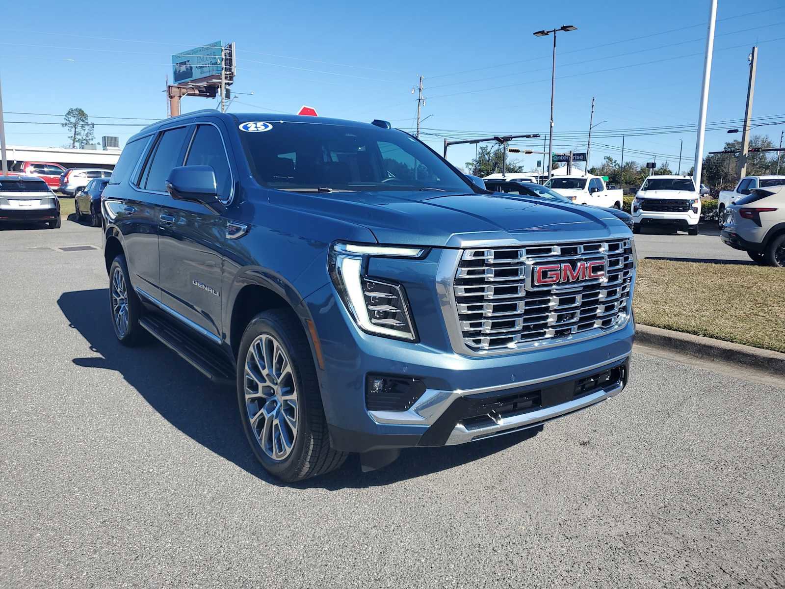 Used 2025 GMC Yukon Denali image 8